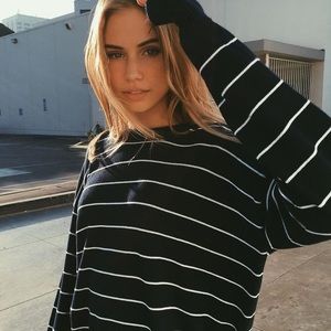 ⚡️BRANDY MELVILLE | Navy & White Knit Sweater/ Top